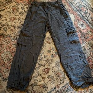 Gray cargo pants, size Small